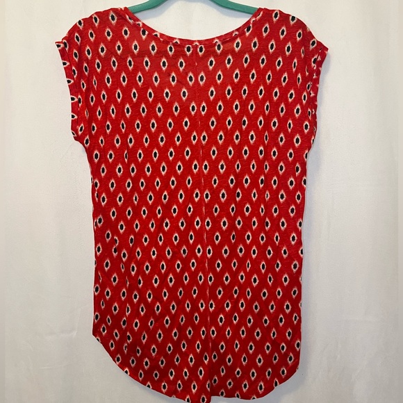 Loft Linen Soft Red Tee with Diamond Design - Picture 5 of 5